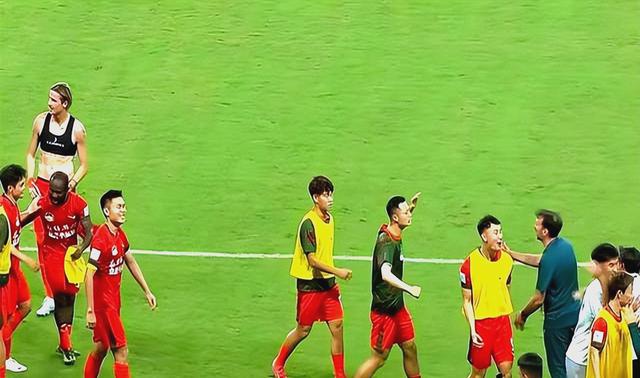 梅西巴萨对那不勒斯 梅西巴萨对那不勒斯